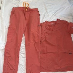 Coral pink beauty / FIGS Set size small petite